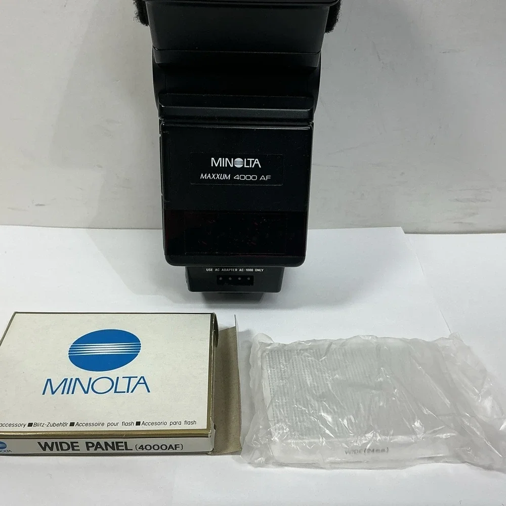 MINOLTA MAXXUM 4000 AF FLASH w/ Wide Panel diffuser